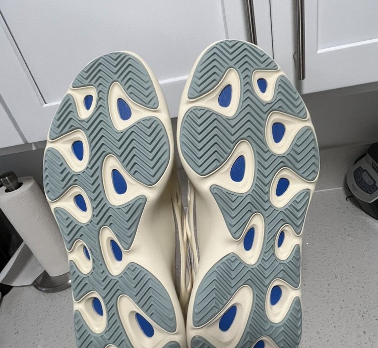 Adidas Yeezy Boost 700 V3 Azael (2019 2022) Size 12 Men