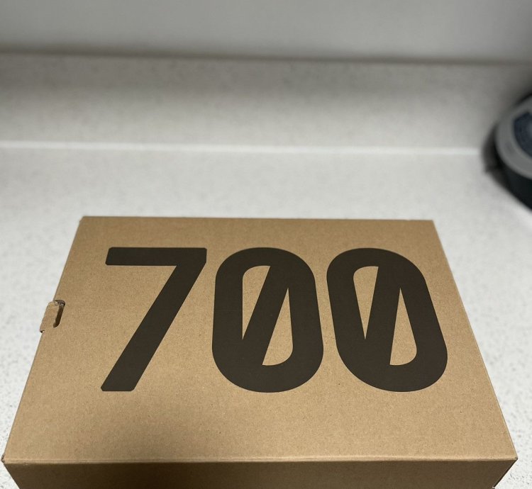Adidas Yeezy Boost 700 V3 Azael (2019 2022) Size 12 Men