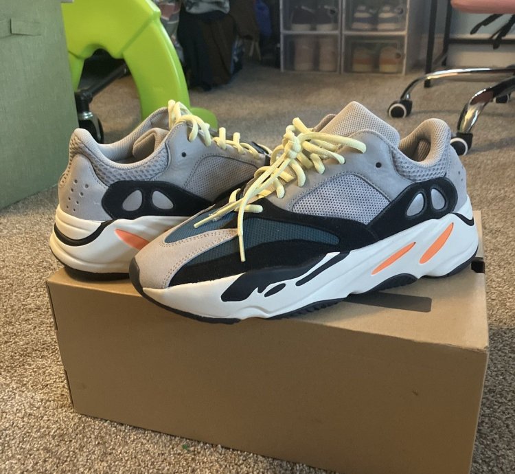 Adidas Yeezy Boost 700 Wave Runner