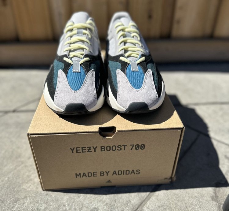 Adidas Yeezy Boost 700 Wave Runner (2023)