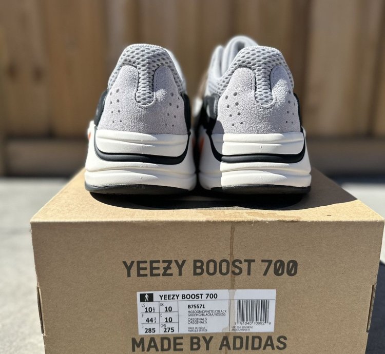 Adidas Yeezy Boost 700 Wave Runner (2023)