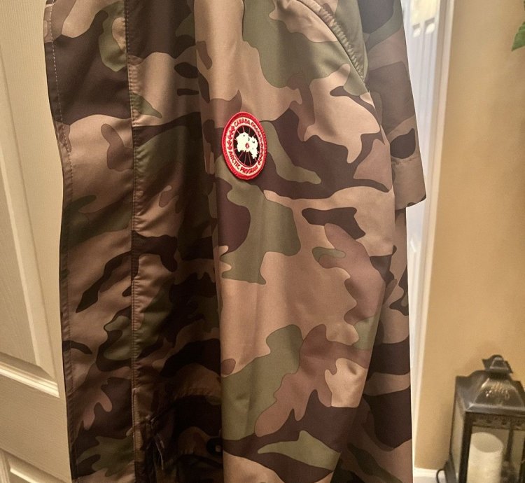 Canada Goose Parka Jacket- Large