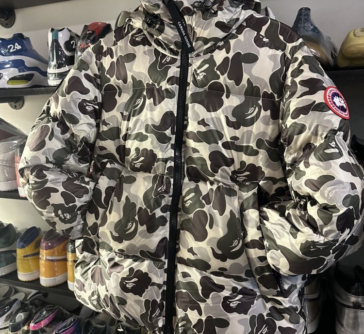 Canada goose puffer medium bape