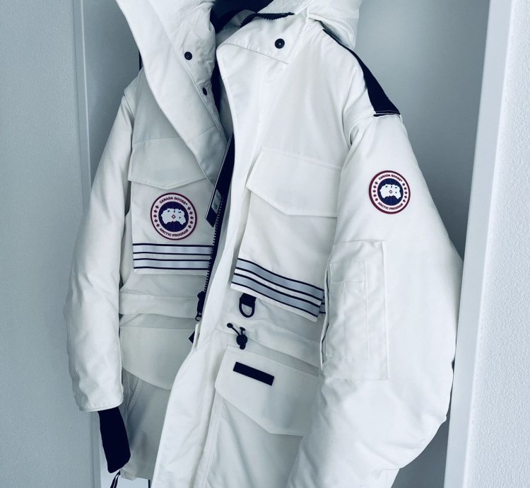 Canada Goose Snow Mantra Angel Cheen