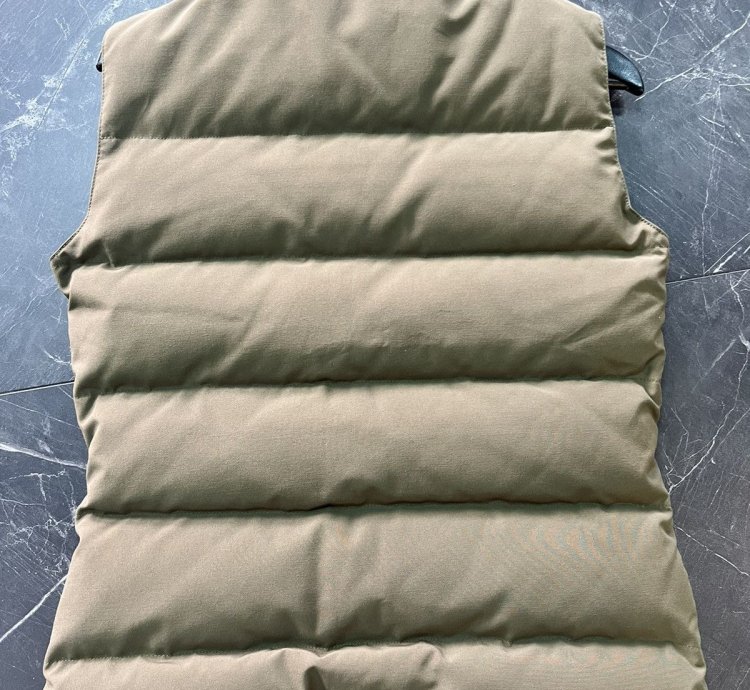 CANADA GOOSE VEST