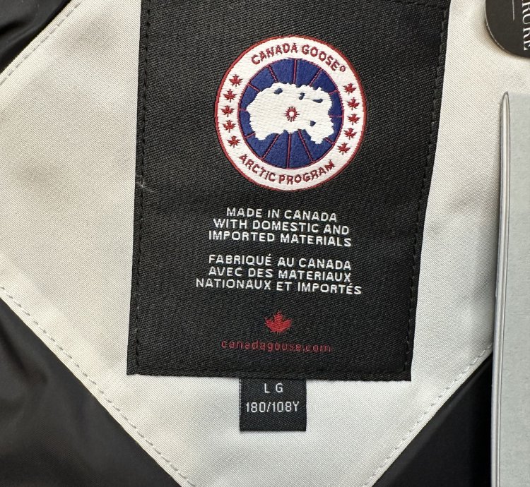 Canada Goose White Wyndham Men Jacket Fur Large Brand New