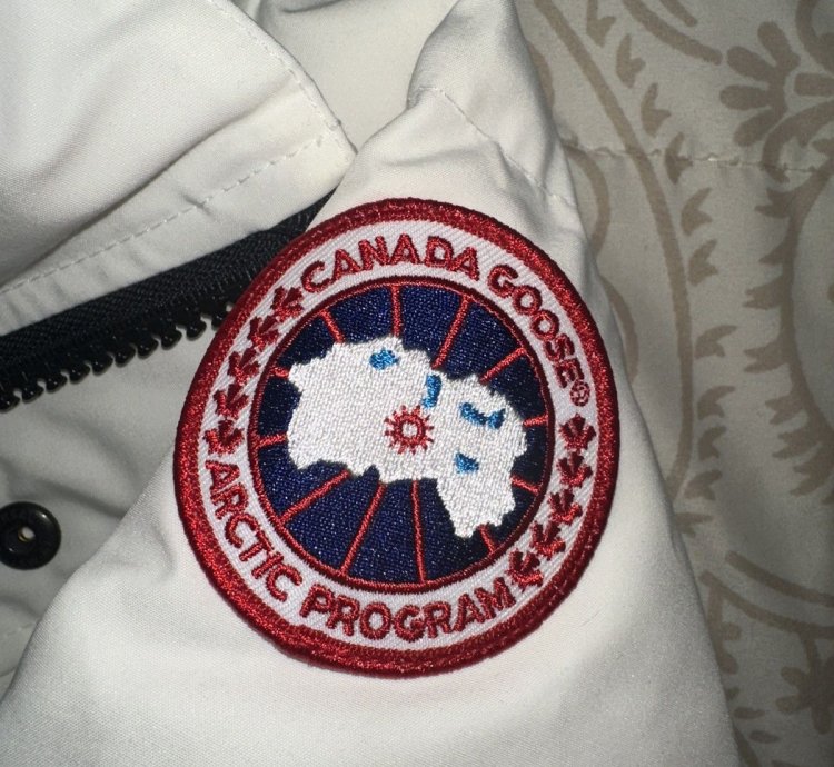 Canada Goose Wyndham Parka (White)