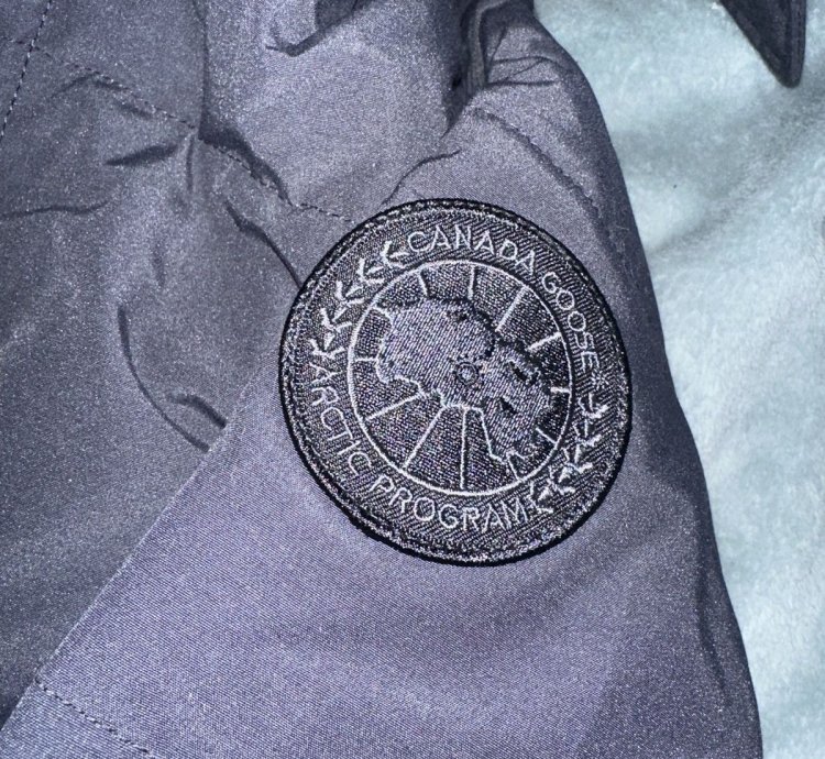 Canada Goose Wyndham Parka -Navy-Medium