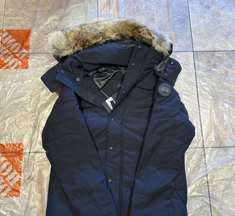 Canada Goose Wyndham Parka Black Badge Navy Medium