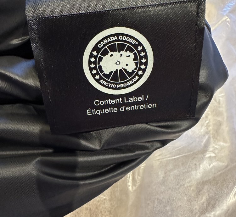 Canada Goose Wyndham Parka Black Badge Navy Medium
