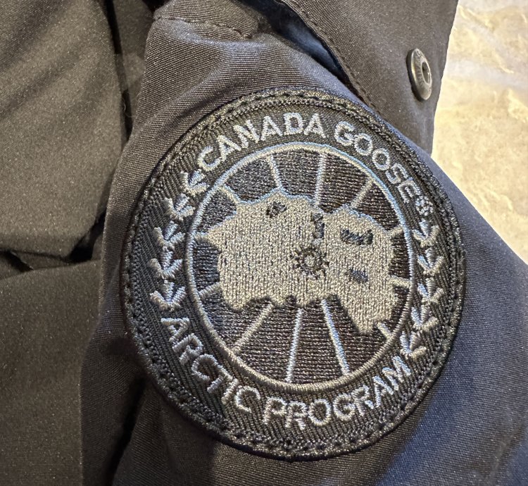 Canada Goose Wyndham Parka Black Badge Navy Medium