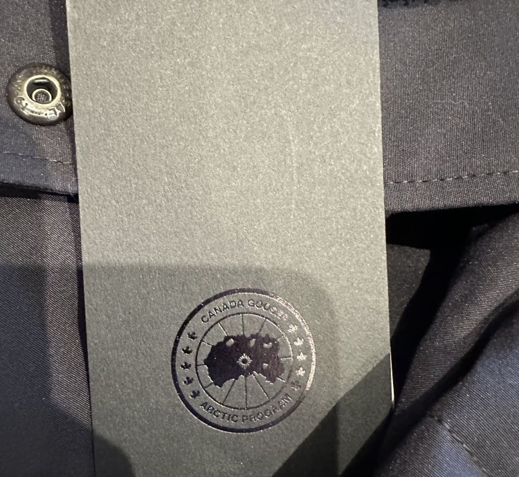 Canada Goose Wyndham Parka Black Badge Navy Medium