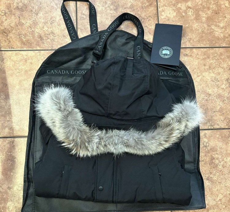 Canada Goose Wyndham Parka Black Label Heritage