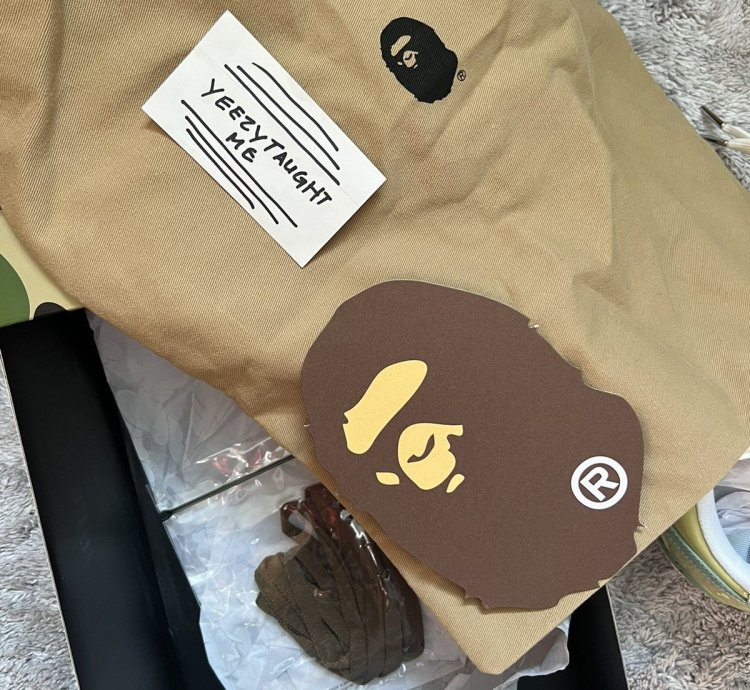 BAPE BAPESTA SNEAKERS SIZE 11 DS