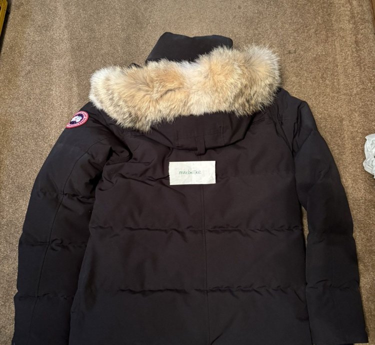 Canada Goose Wyndham Parka Size Medium