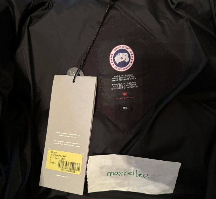 Canada Goose Wyndham Parka Size Medium