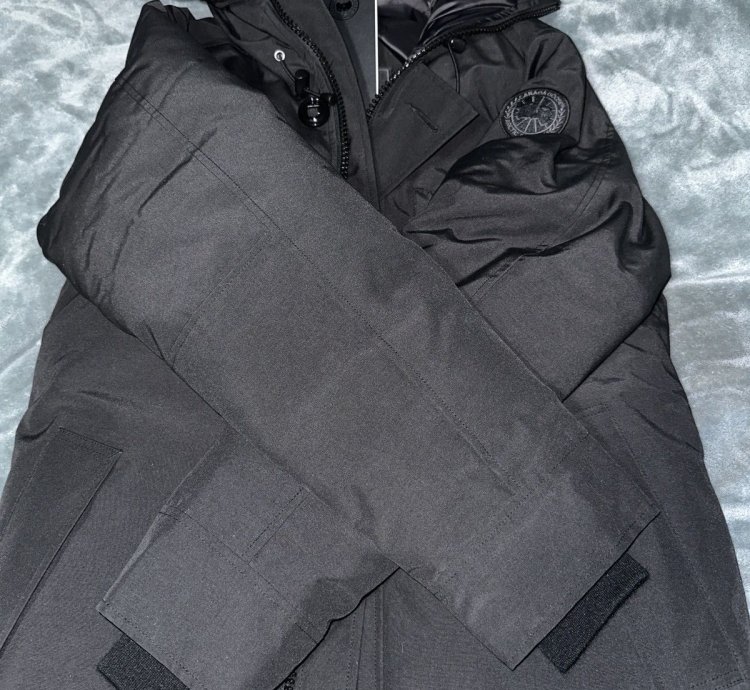 Canada Goose-Chateau Parka- Black Label- Notched Brim