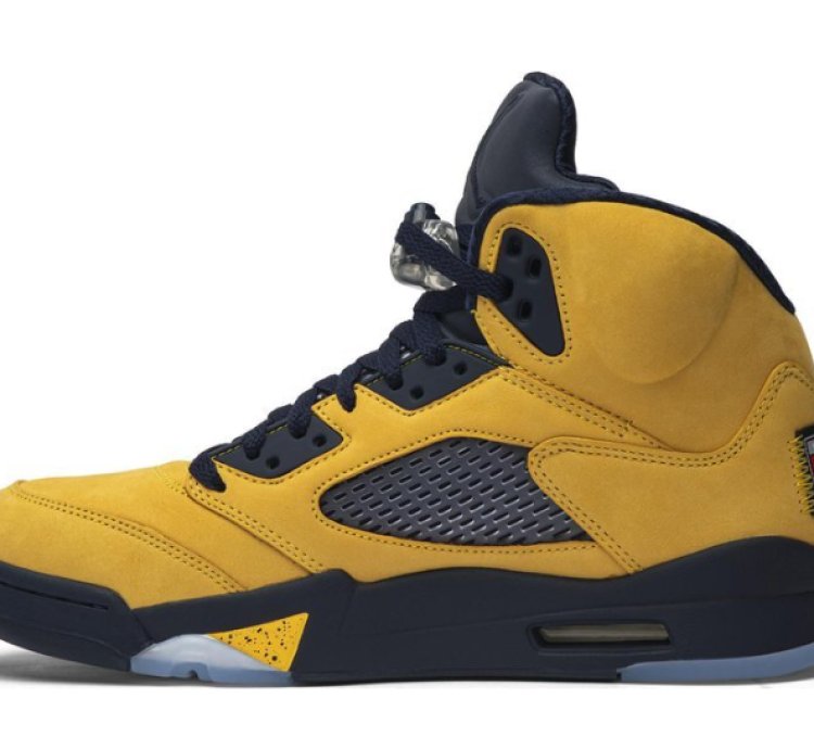 Mens Wmns Air Jordan 5 Retro SP Michigan CQ9541 704