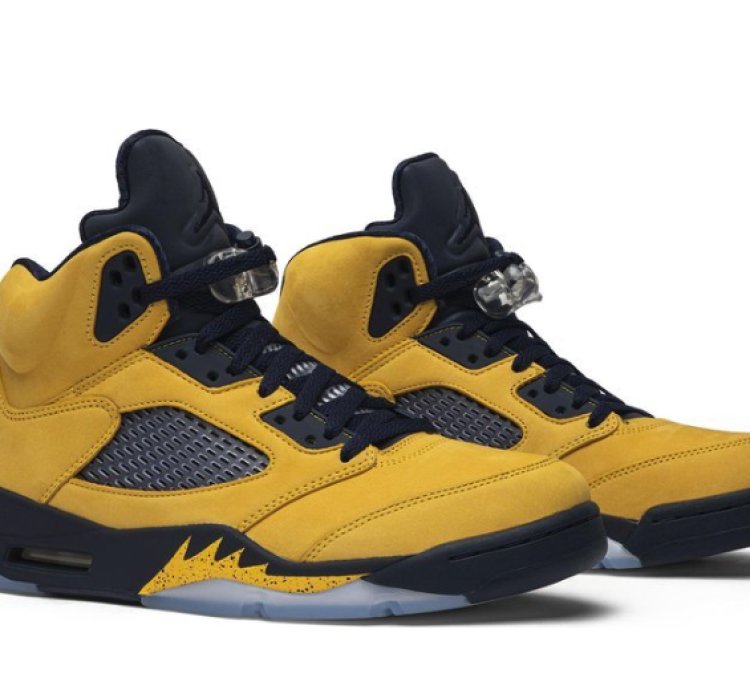 Mens Wmns Air Jordan 5 Retro SP Michigan CQ9541 704