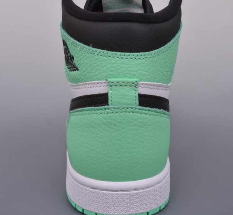 Mens Wmns Air Jordan 1 Retro High OG Green Glow DZ5485 130