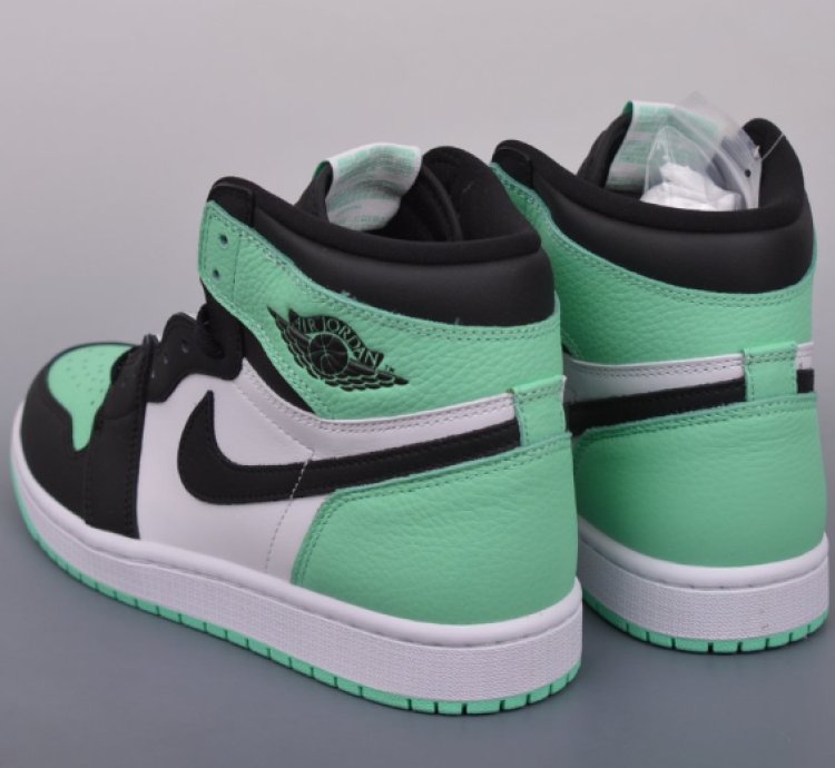 Mens Wmns Air Jordan 1 Retro High OG Green Glow DZ5485 130