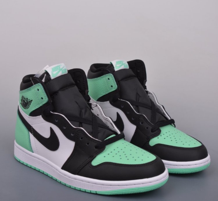 Mens Wmns Air Jordan 1 Retro High OG Green Glow DZ5485 130