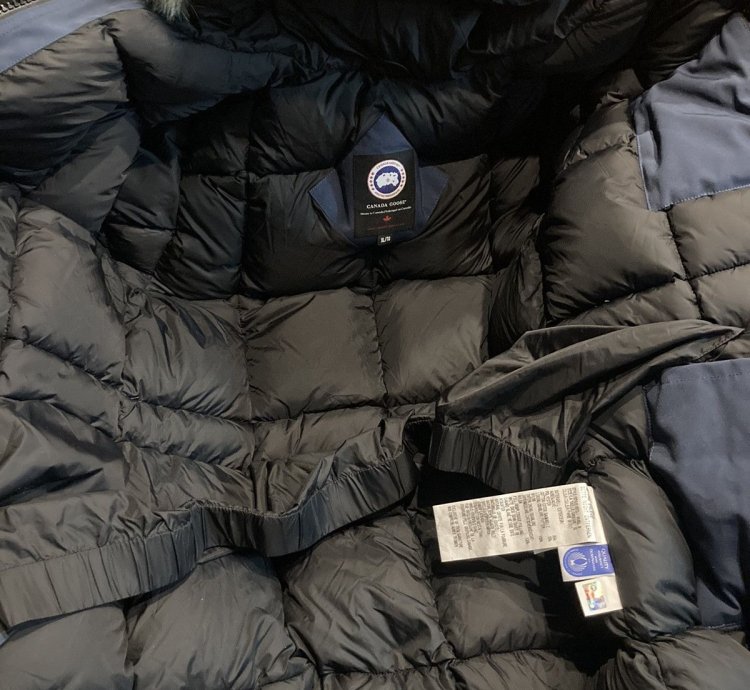 Legendary Canada Goose Expedition parka Jacket Coyote fur