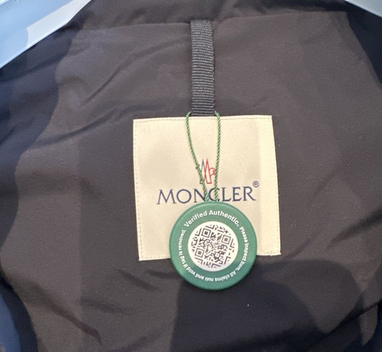 Moncler cecaud jacket brand new with tags size 4