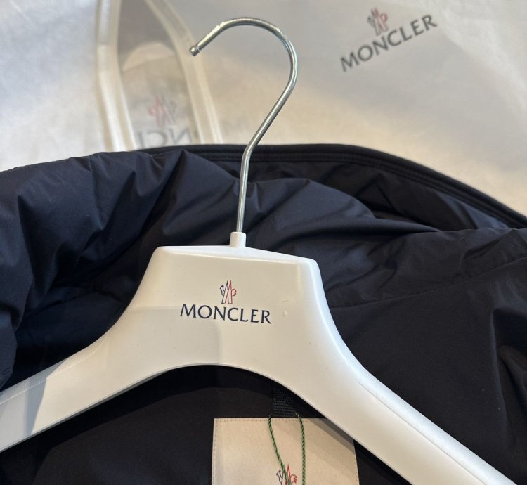 Moncler cecaud jacket brand new with tags size 4