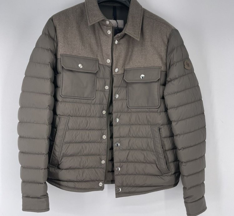 Moncler Fauscoum Jacket Size 2