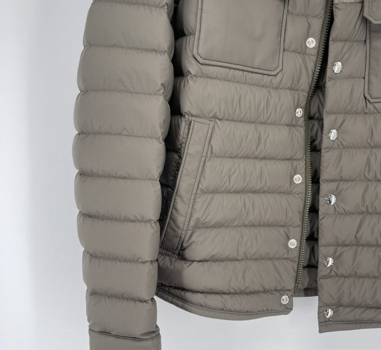 Moncler Fauscoum Jacket Size 2