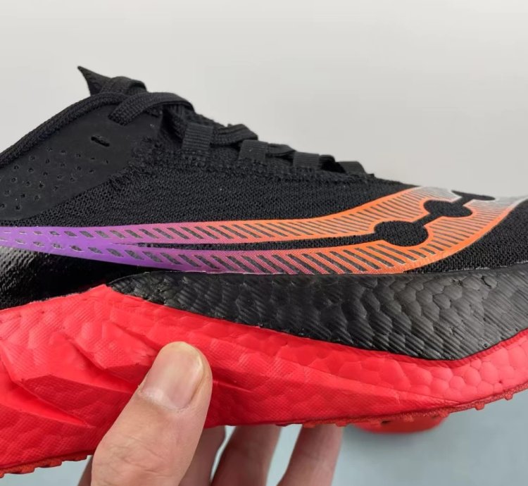 Saucony Endorphin Pro 4 black Vizired