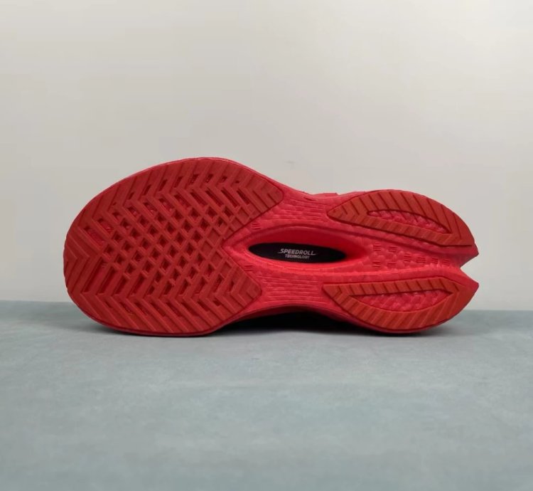 Saucony Endorphin Pro 4 black Vizired