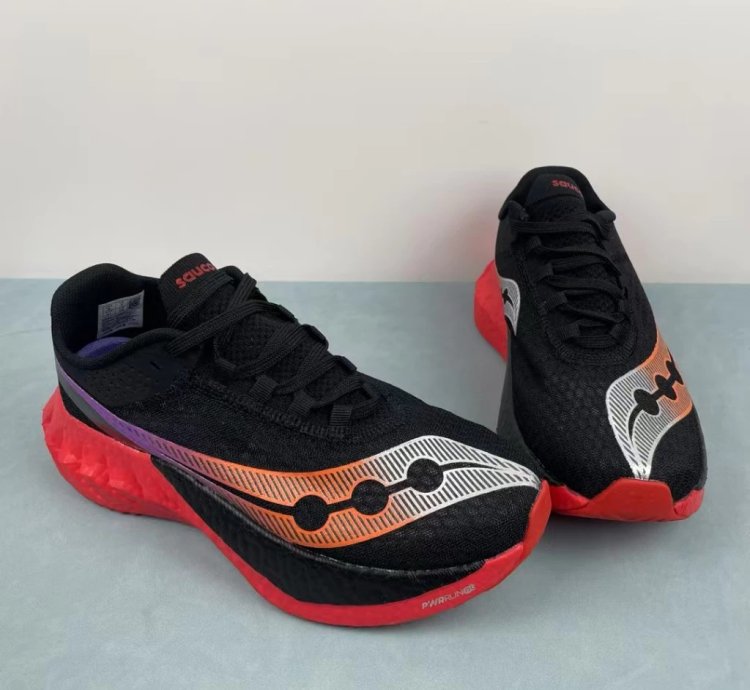 Saucony Endorphin Pro 4 black Vizired