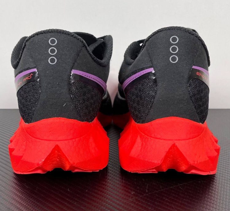 Saucony Endorphin Pro 4 black Vizired
