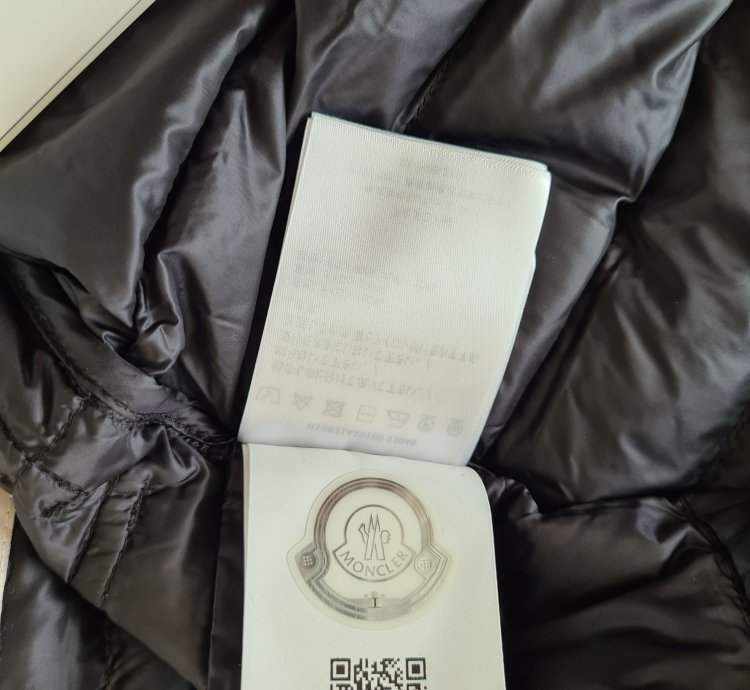 MONCLER LANS PADDED JACKET (BLACK)