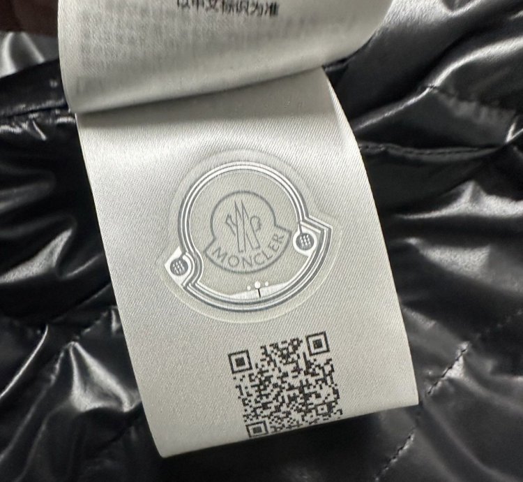 Moncler lauros mens puffer jacket size 2 medium black