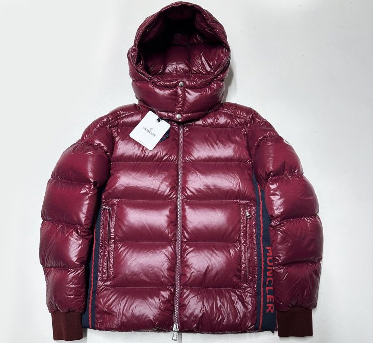Moncler lunetiere mens puffer jacket size 3 Large Burgundy
