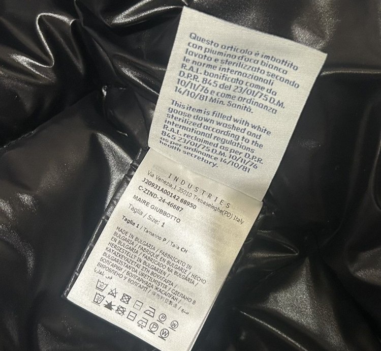 Moncler Maire Short Down Jacket Black