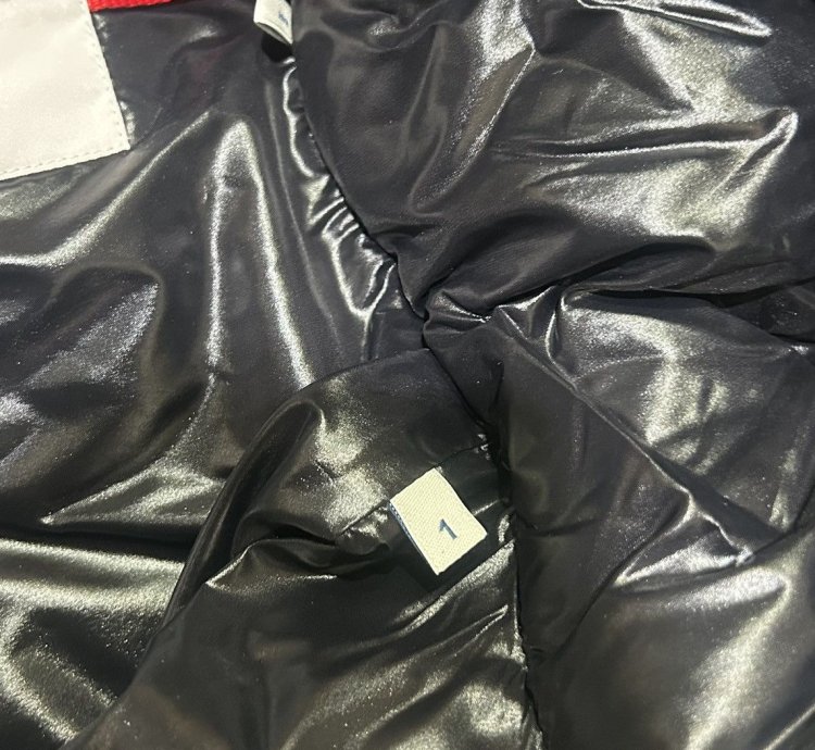 Moncler Maire Short Down Jacket Black