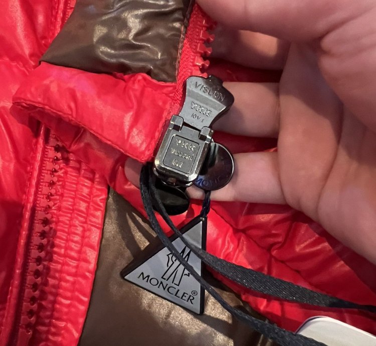 Moncler MAYA jacket red drake logo 2 montgenevre gui tib