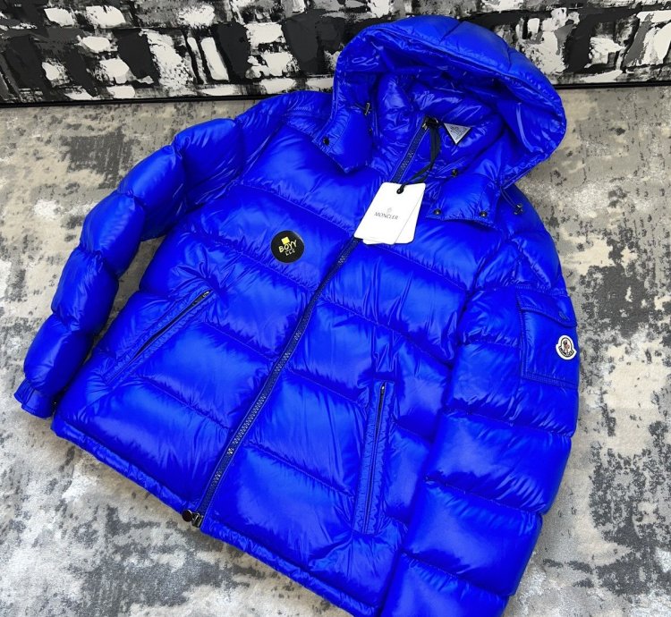 Moncler maya jacket size4