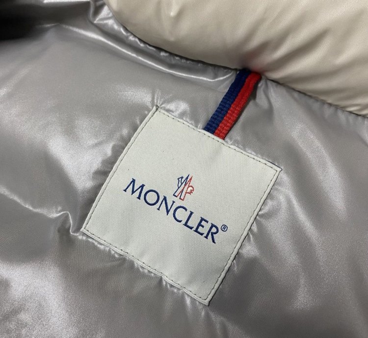 Moncler Maya mens puffer jacket cream size 5 2XL XL XXL