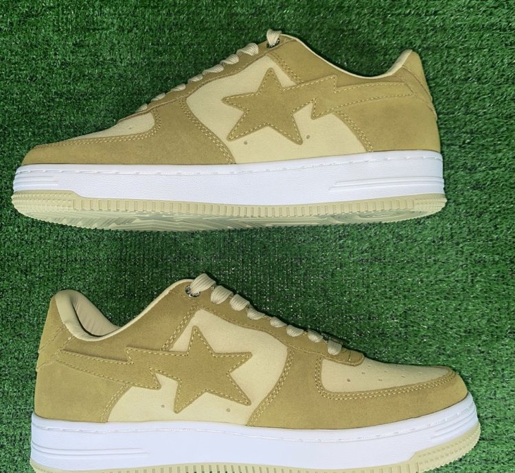 BAPE STA 3 SUEDE BEIGE SIZE 8