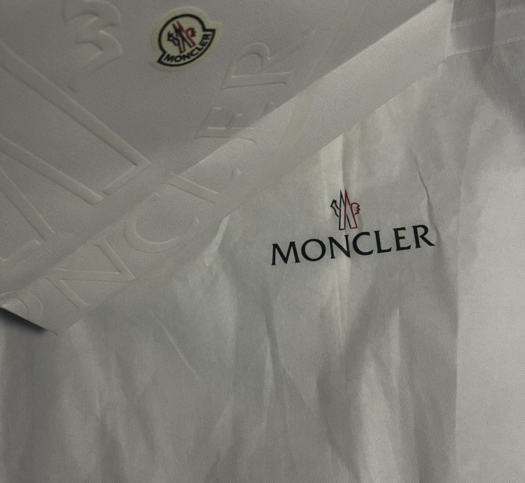 Moncler Maya Short Down Jacket