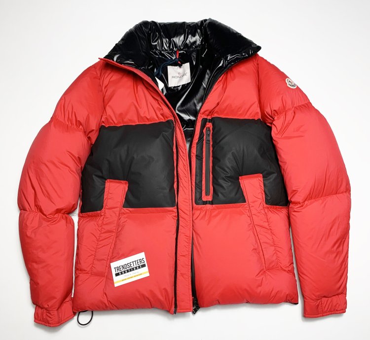 Moncler mens puffer jacket red size 3 Medium Black