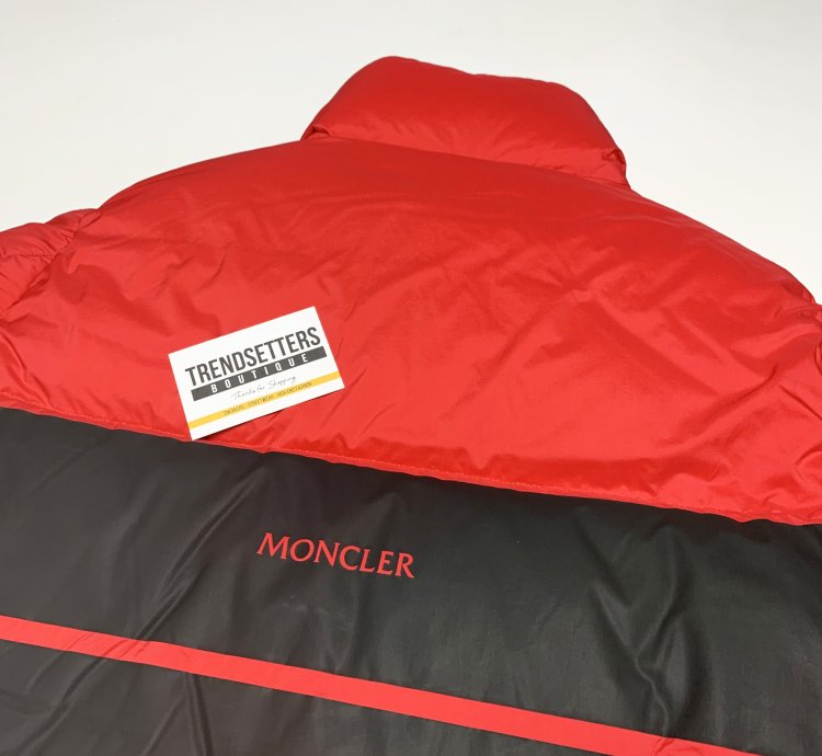 Moncler mens puffer jacket red size 3 Medium Black
