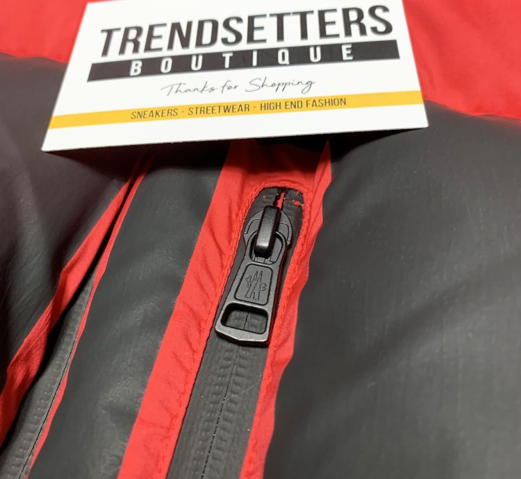 Moncler mens puffer jacket red size 3 Medium Black