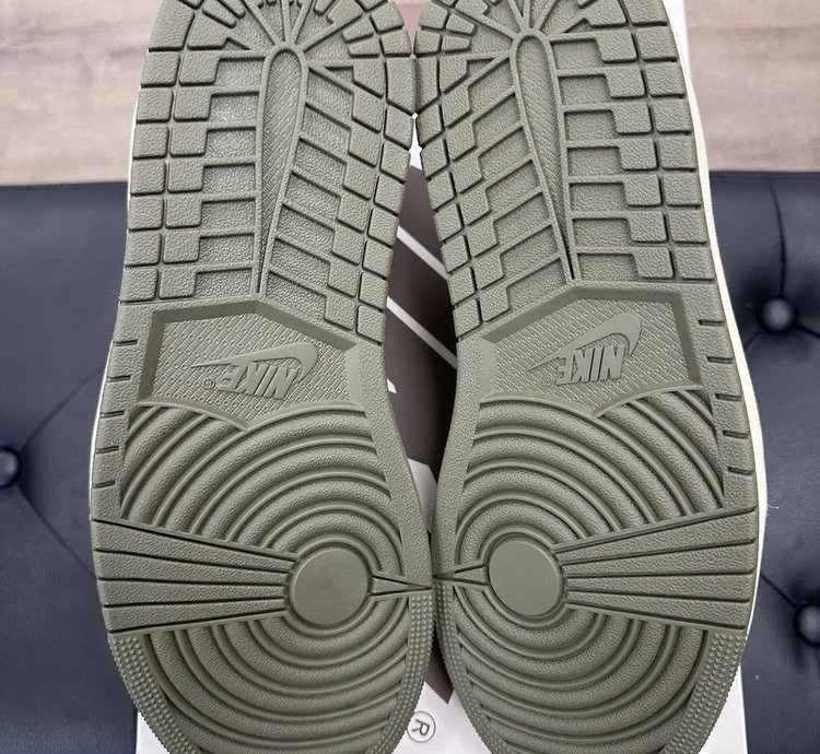 Air Jordan 1 Retro Low Og Sp Travis Scott Medium Olive