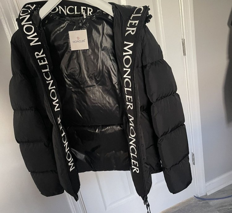 Moncler Montcla Down Jacket